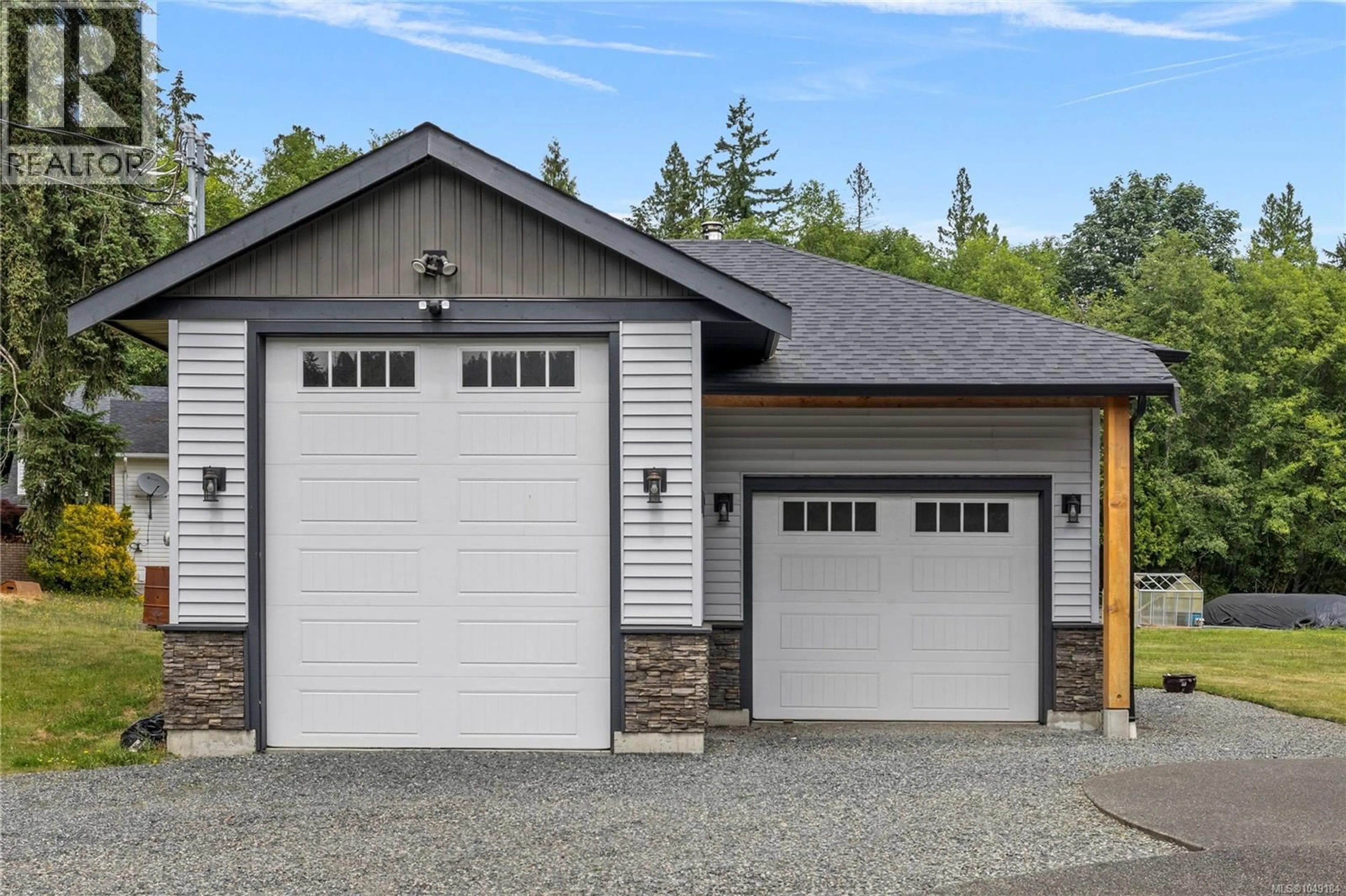Indoor garage for 2620 ROSS ROAD, Nanoose Bay British Columbia V9P9A6