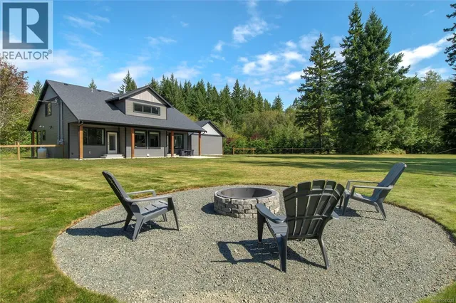 3811 WOODLAND DRIVE, Campbell River 2