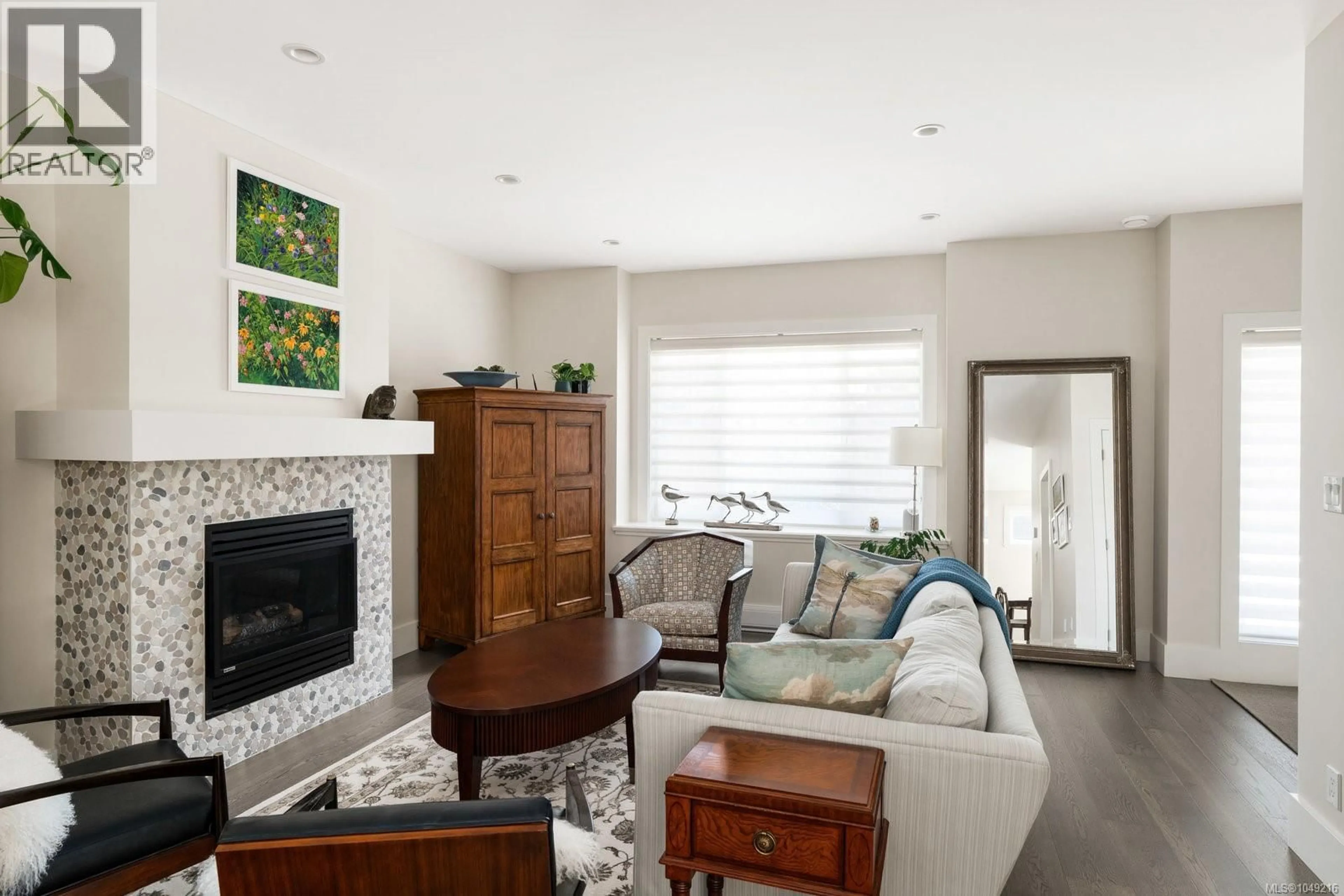 Living room with furniture, unknown for 2 - 2419 MALAVIEW AVENUE, Sidney British Columbia V8L2G4