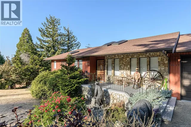 8839 FOREST PARK DRIVE, North Saanich 3