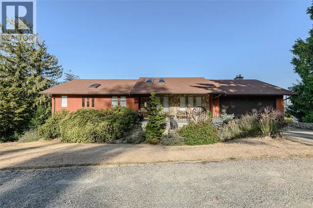 8839 FOREST PARK DRIVE, North Saanich 4