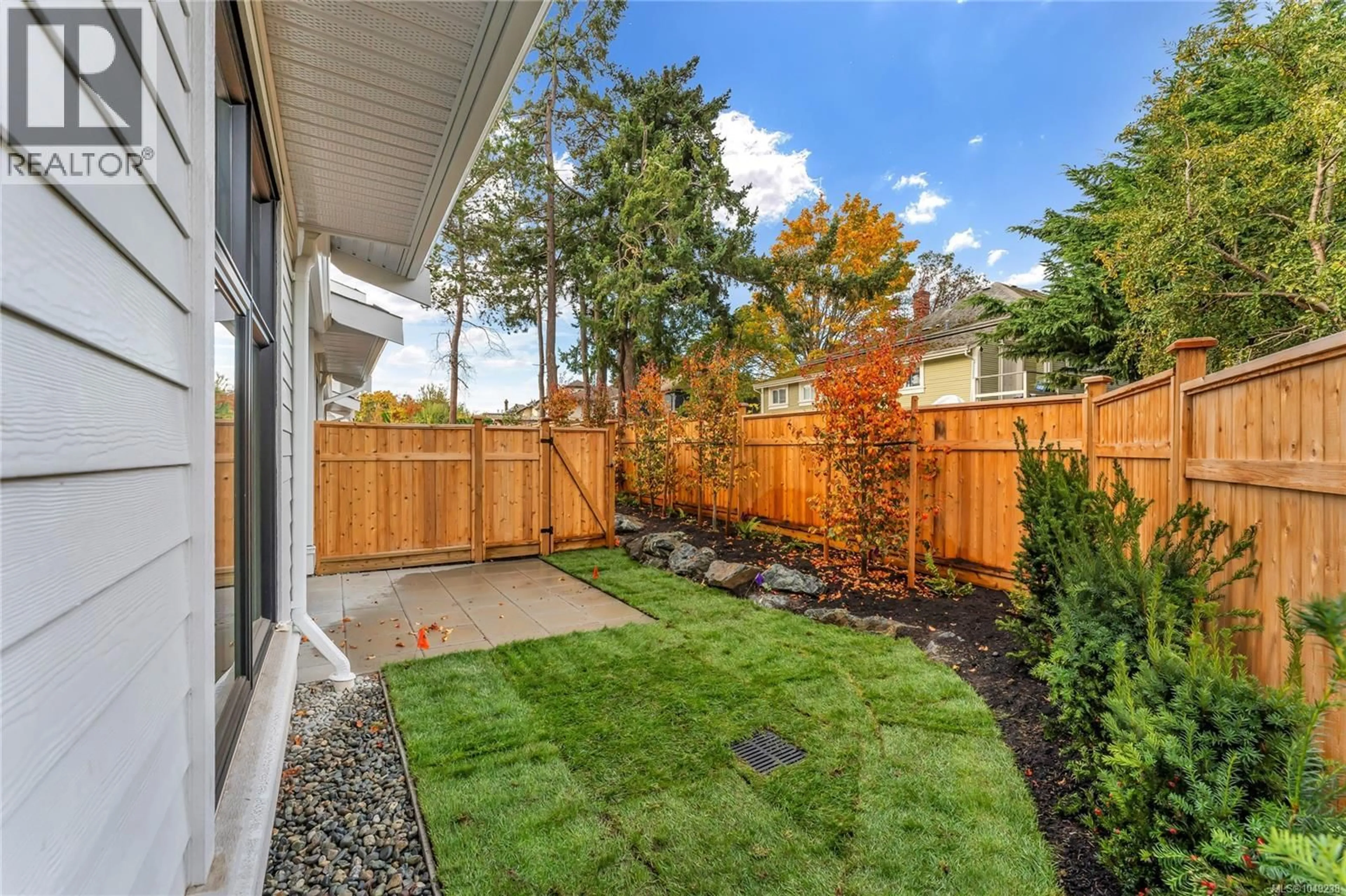 Patio, street for 3 - 3098 WASHINGTON AVENUE, Victoria British Columbia V9A0J5