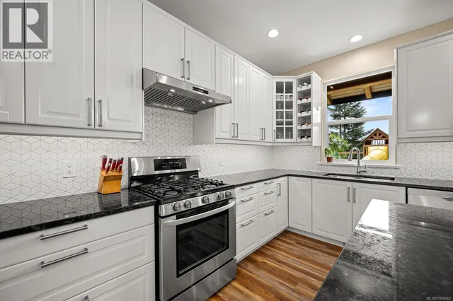 405 ROCKLAND ROAD, Campbell River 5