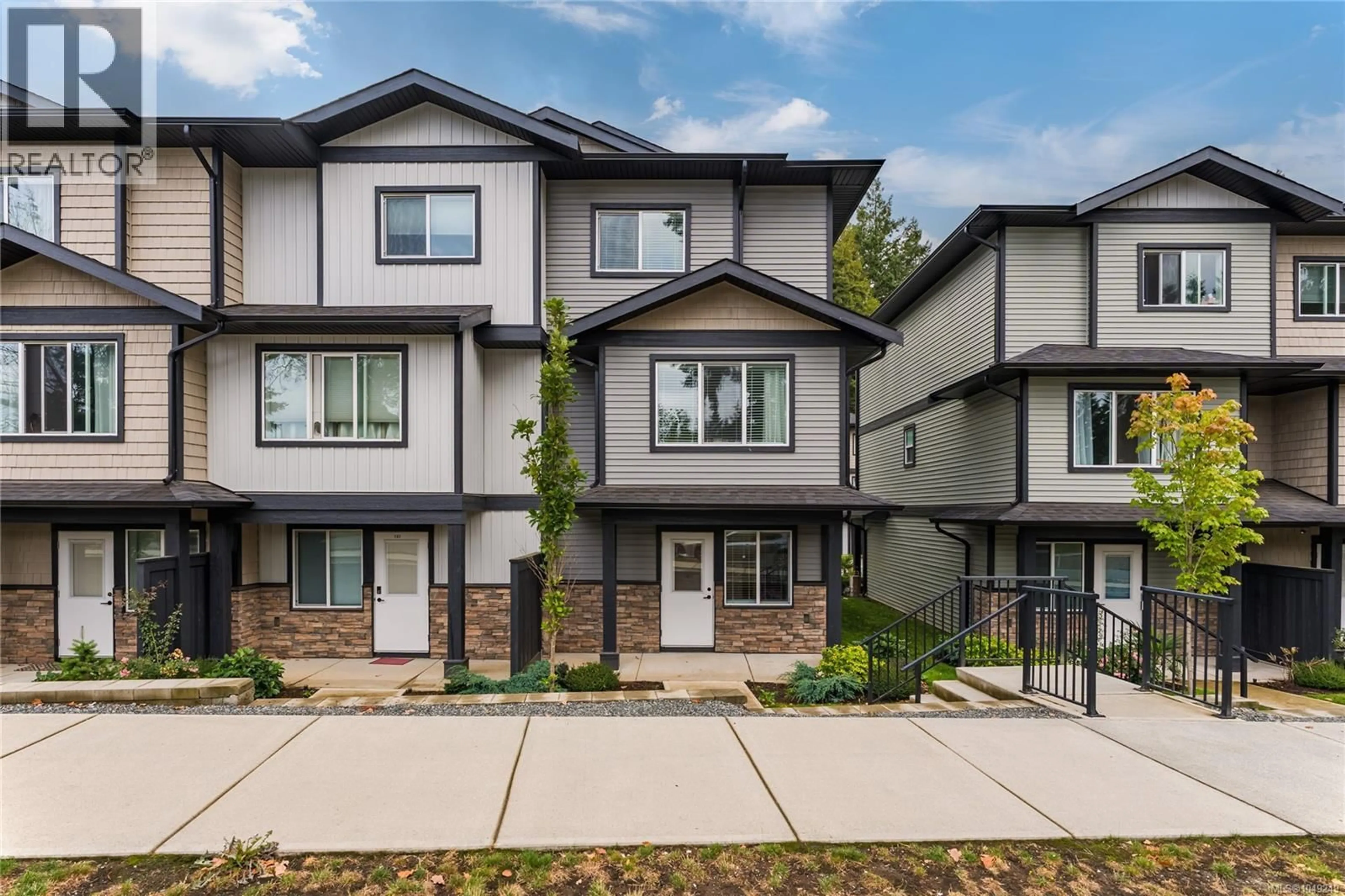 Home with vinyl exterior material, street for 138 - 600 NINTH STREET, Nanaimo British Columbia V9R0L4