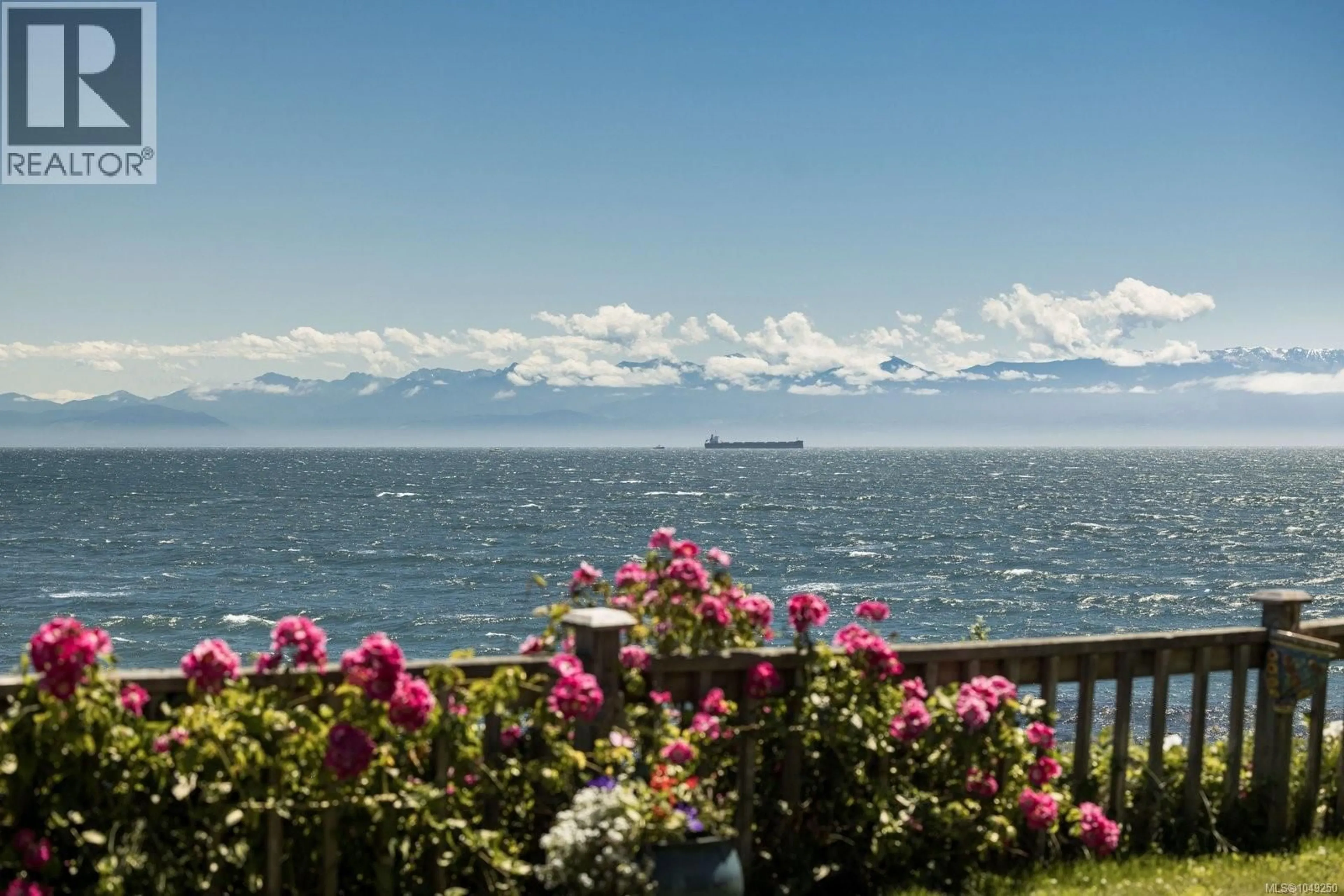 Unknown for 1821 HOLLYWOOD CRESCENT, Victoria British Columbia V8S1J2