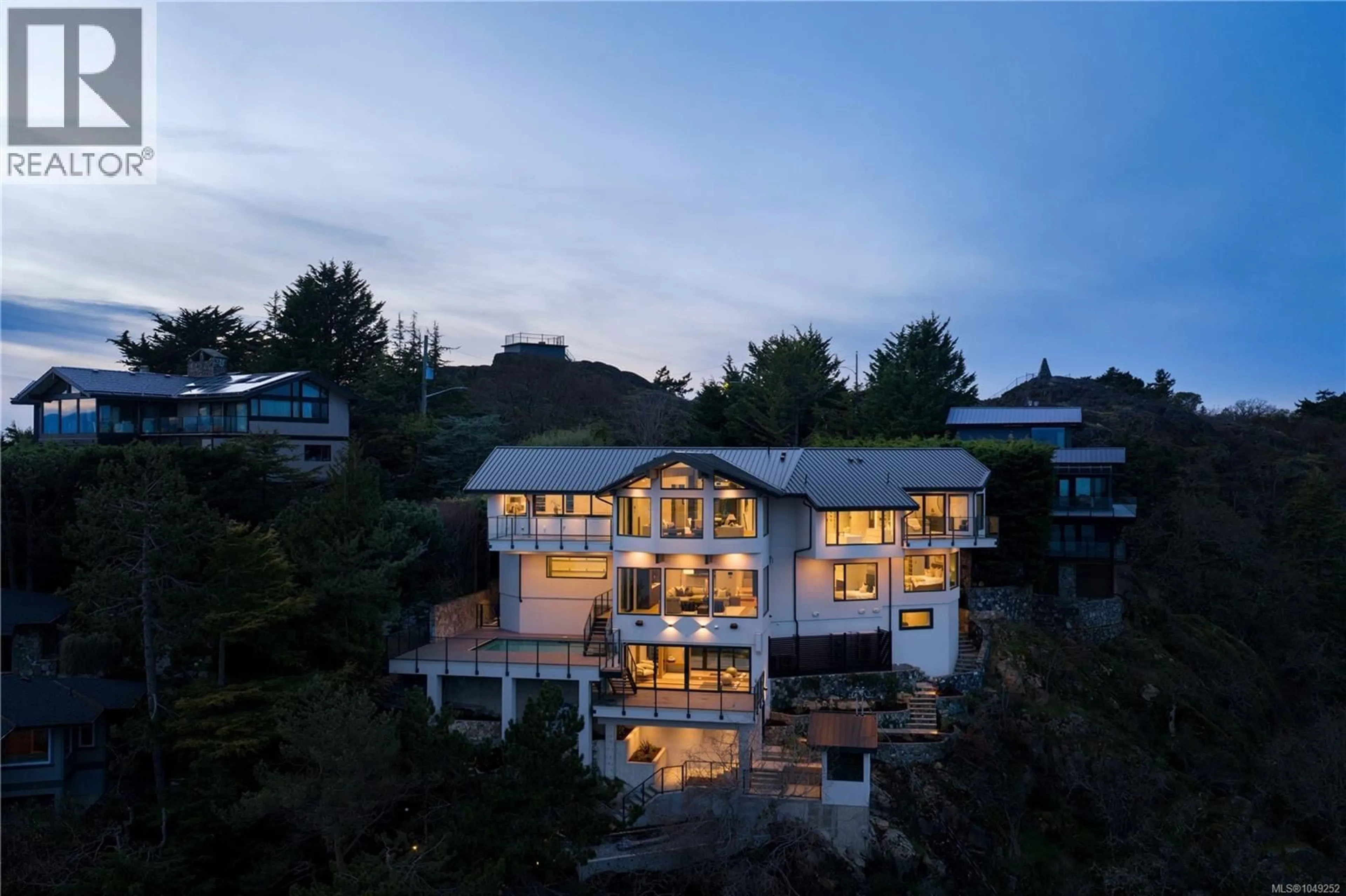 A pic from outside/outdoor area/front of a property/back of a property/a pic from drone, unknown for 121 DENISON ROAD, Oak Bay British Columbia V8S2K2