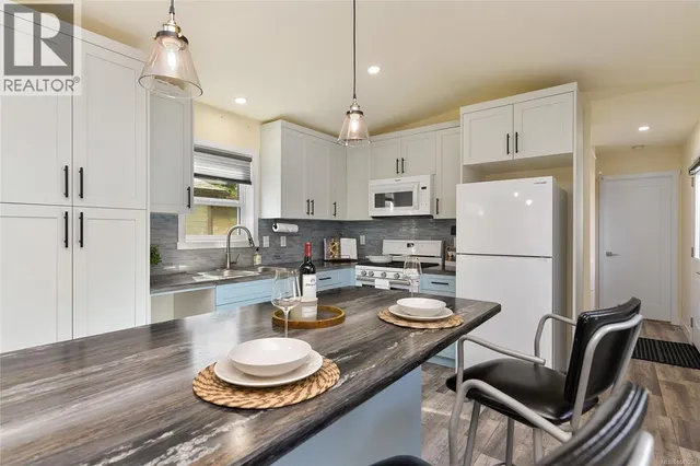 520 - 747 OLD PLACE ROAD, Central Saanich 2