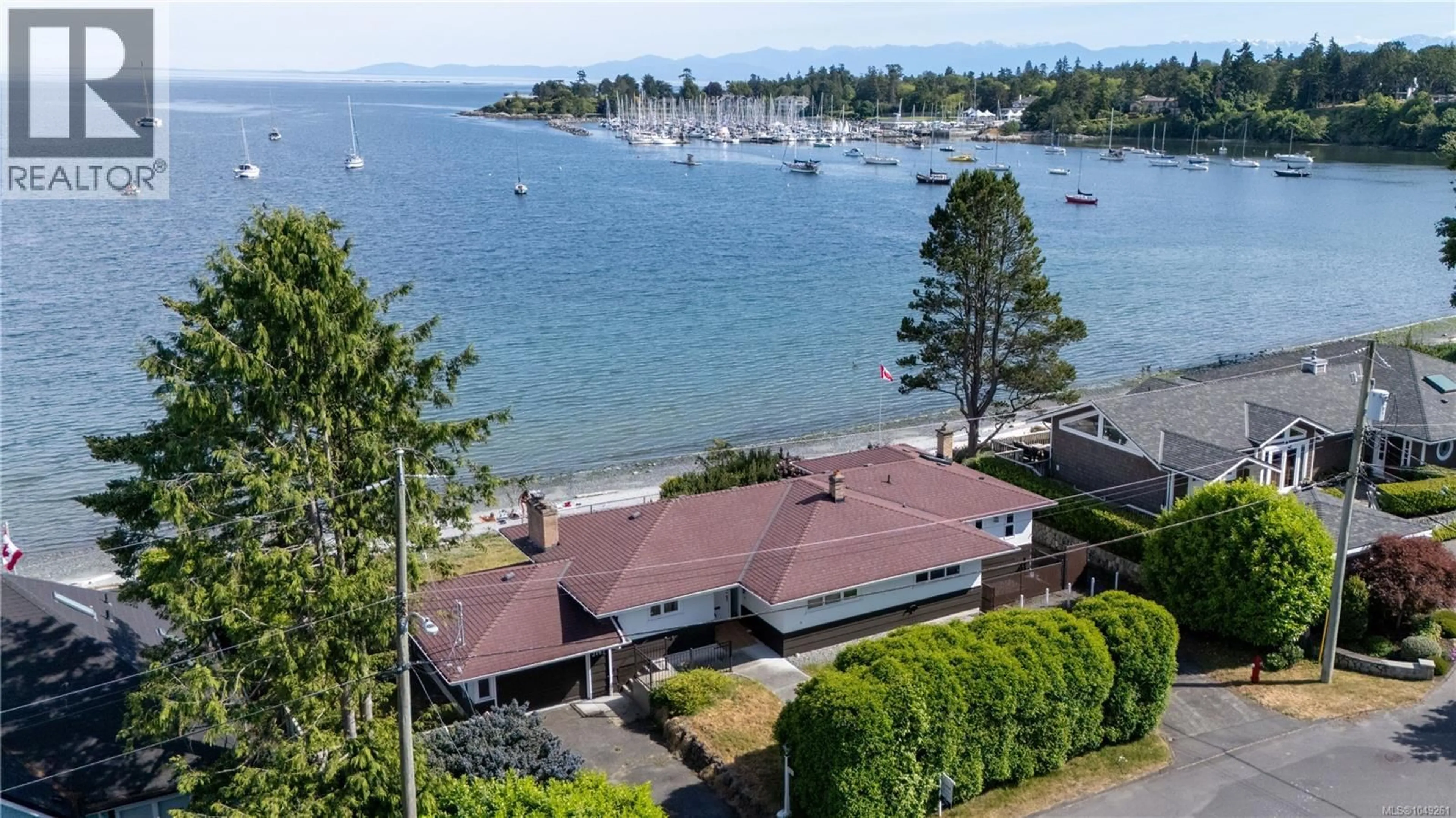 A pic from outside/outdoor area/front of a property/back of a property/a pic from drone, water/lake/river/ocean view for 3767 WARING PLACE, Saanich British Columbia V8P5E9