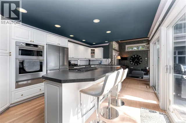 568 ISLAND ROAD, Oak Bay 4