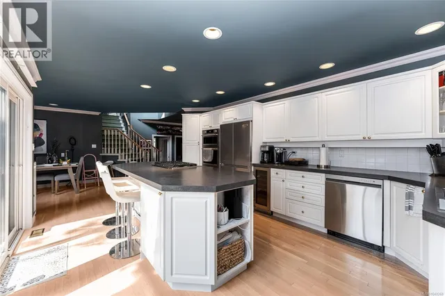 568 ISLAND ROAD, Oak Bay 5