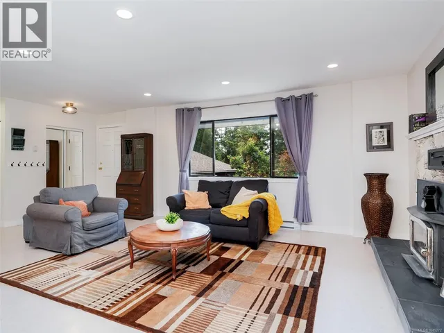 905 GADE ROAD, Langford 5