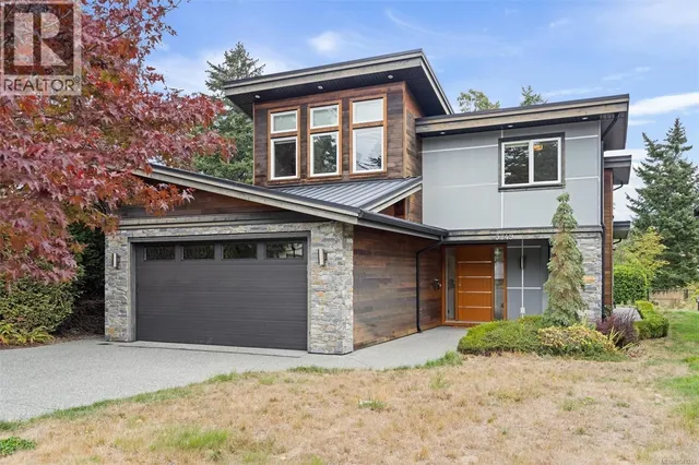 3749 ASCOT DRIVE, Saanich 3