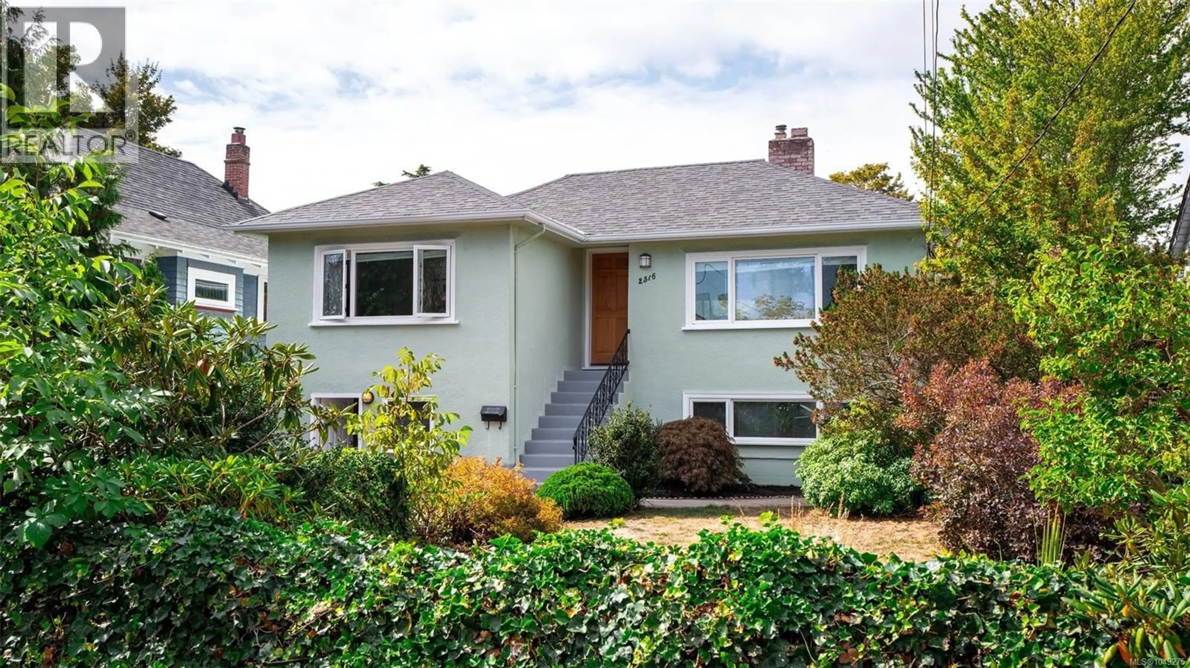 Home with vinyl exterior material, street for 2516 PRIOR STREET, Victoria British Columbia V8T3X6