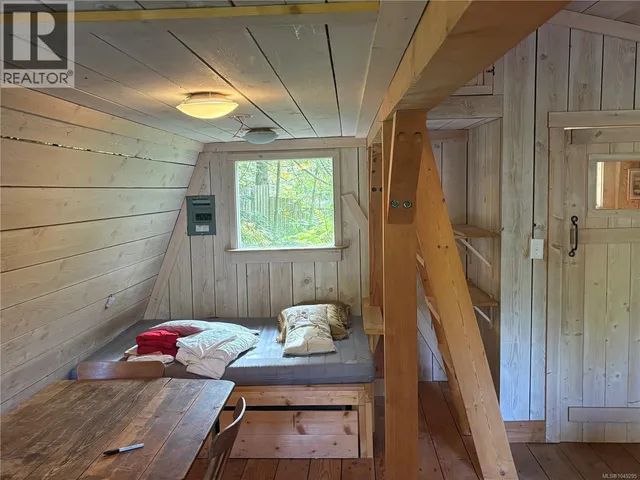 215 HEAD STREET, Salt Spring 3
