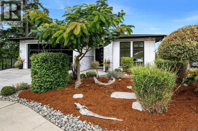 6261 HIGHWOOD DRIVE, Duncan 2