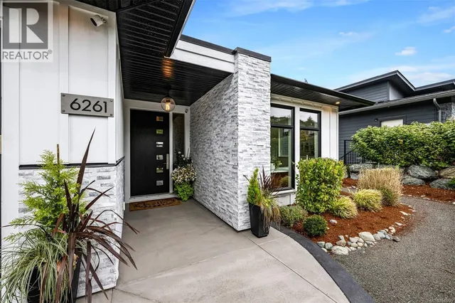 6261 HIGHWOOD DRIVE, Duncan 3