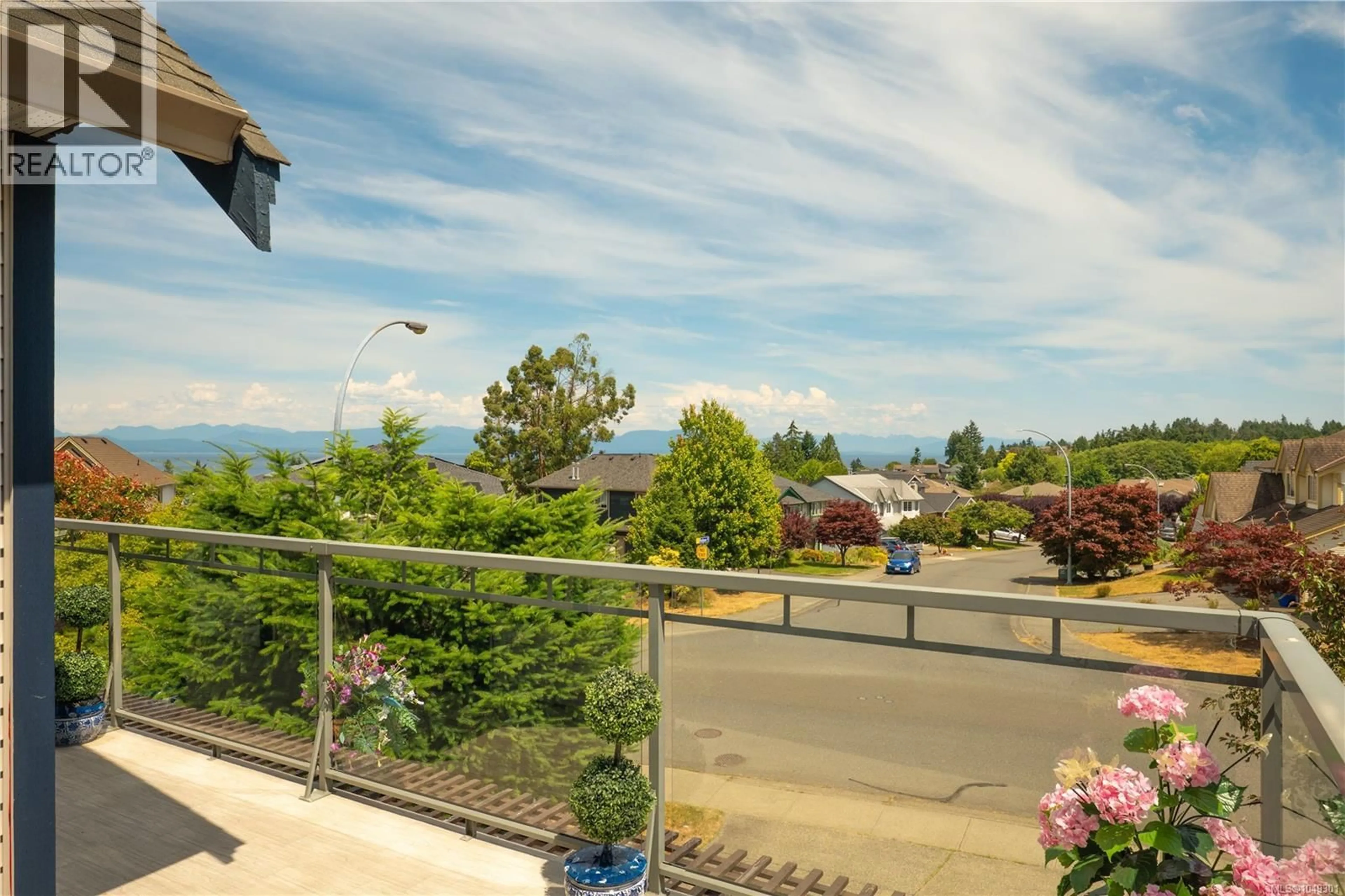 A pic from outside/outdoor area/front of a property/back of a property/a pic from drone, mountain view for 5425 LESLIE CRESCENT, Nanaimo British Columbia V9T1T1