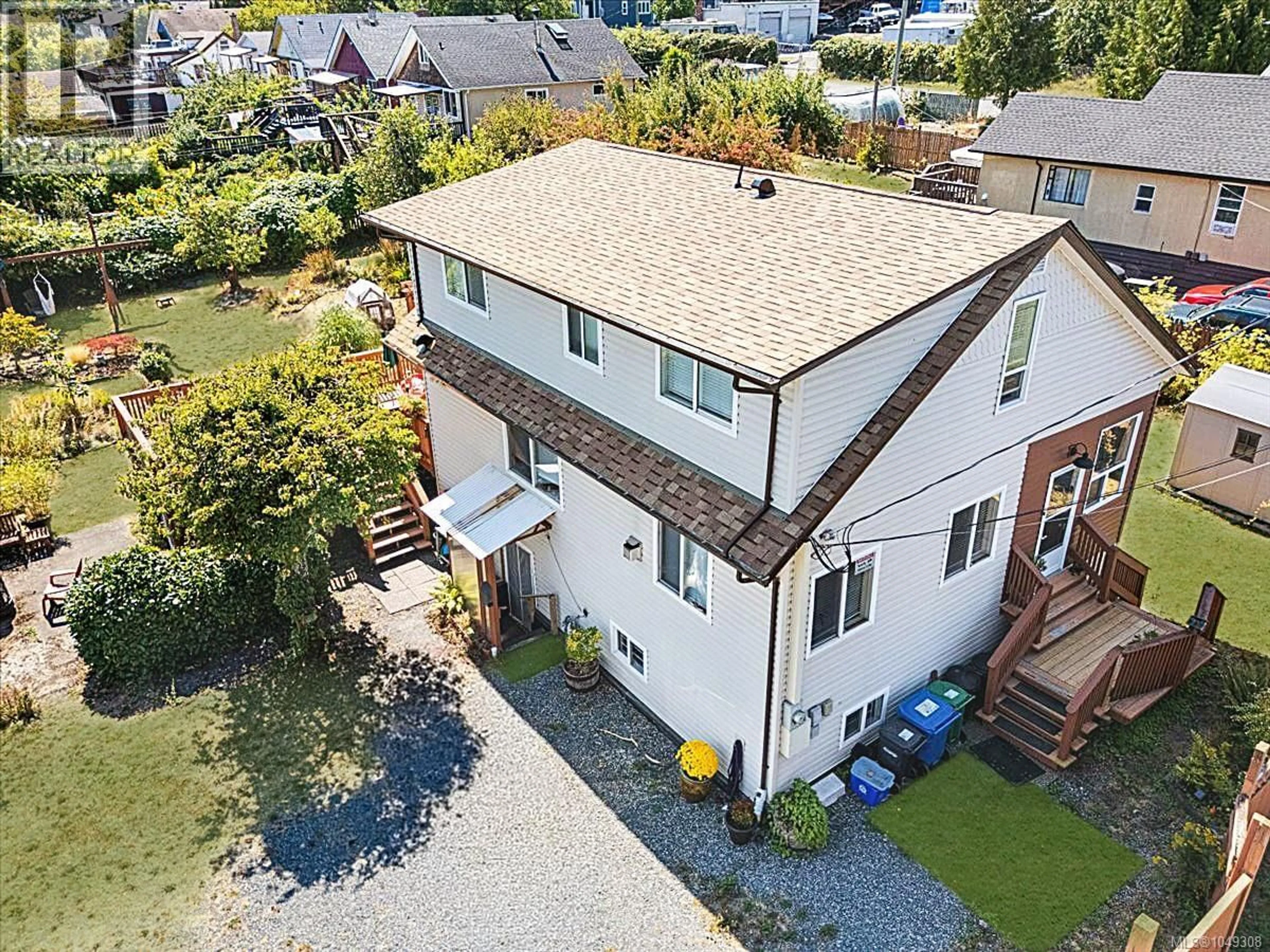 A pic from outside/outdoor area/front of a property/back of a property/a pic from drone, street for 245 SABISTON STREET, Nanaimo British Columbia V9R1M4