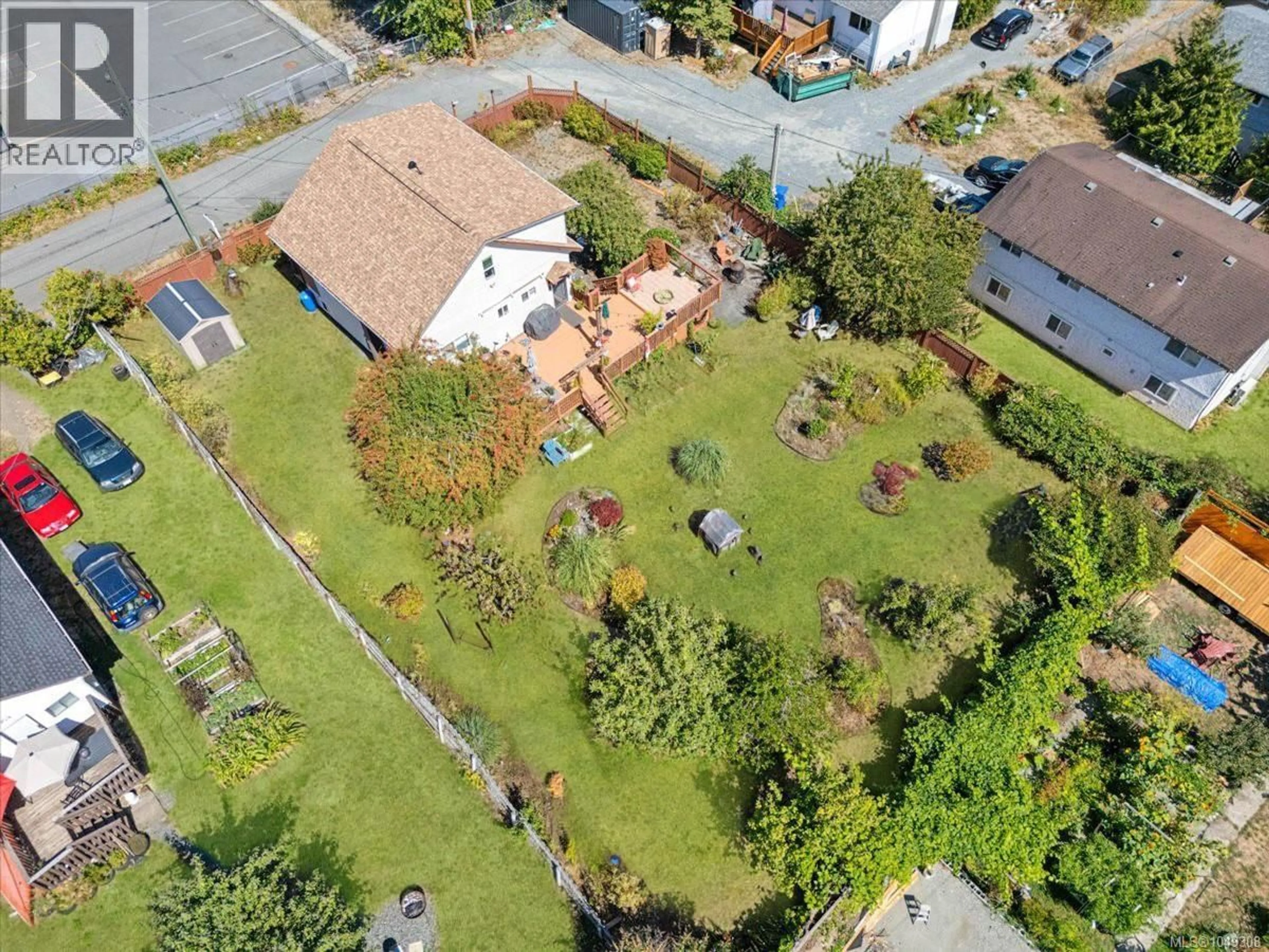 A pic from outside/outdoor area/front of a property/back of a property/a pic from drone, street for 245 SABISTON STREET, Nanaimo British Columbia V9R1M4
