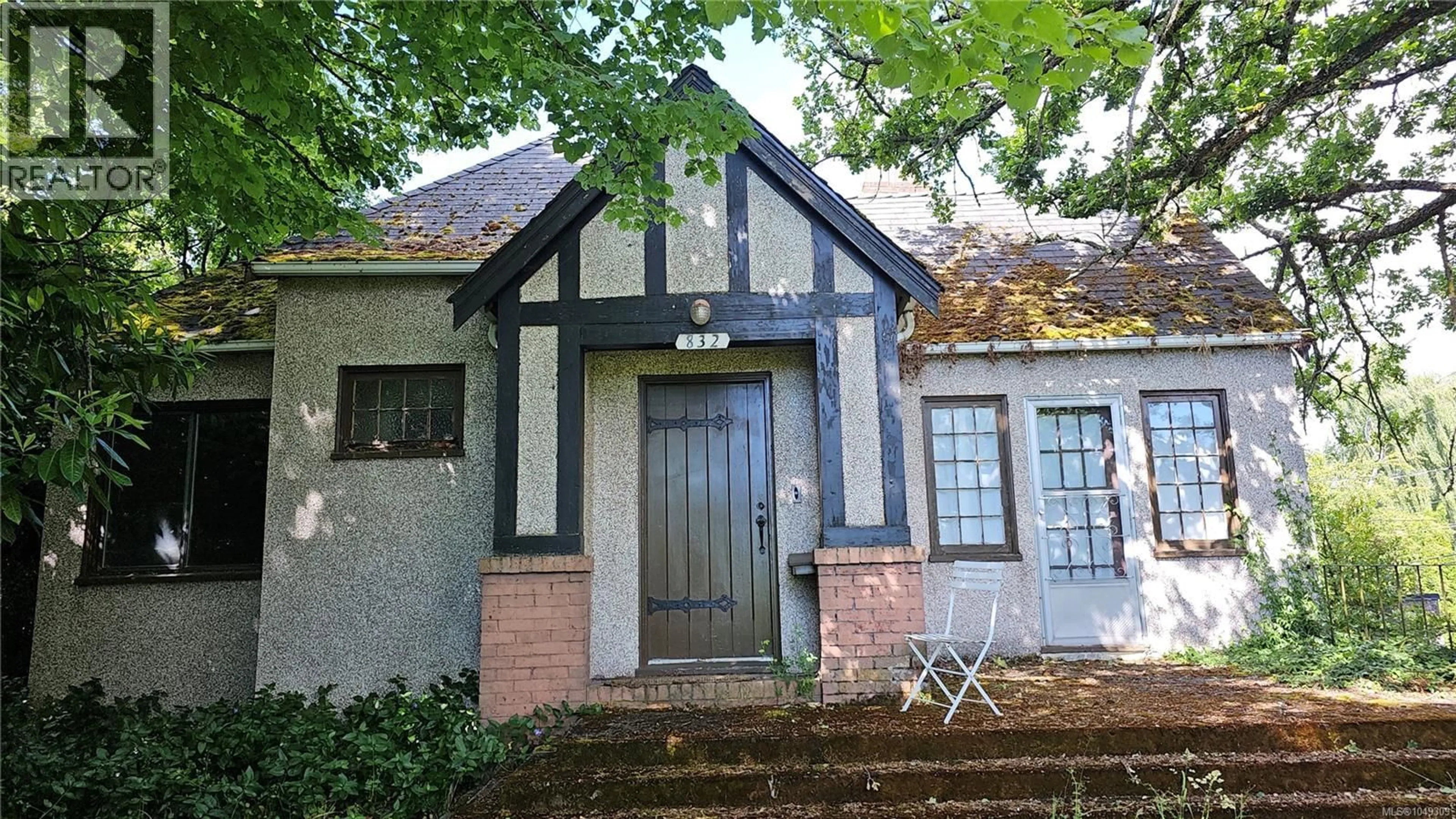 Home with brick exterior material, street for 832 LAMPSON STREET, Esquimalt British Columbia V9A6B2