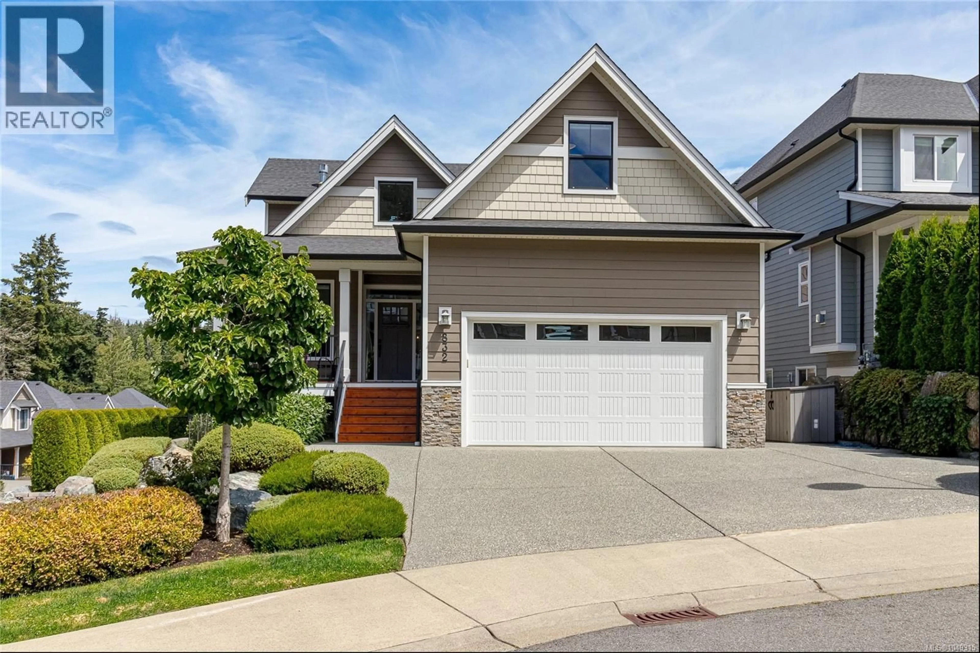 Home with vinyl exterior material, street for 832 ASHBURY AVENUE, Langford British Columbia V9C0L5