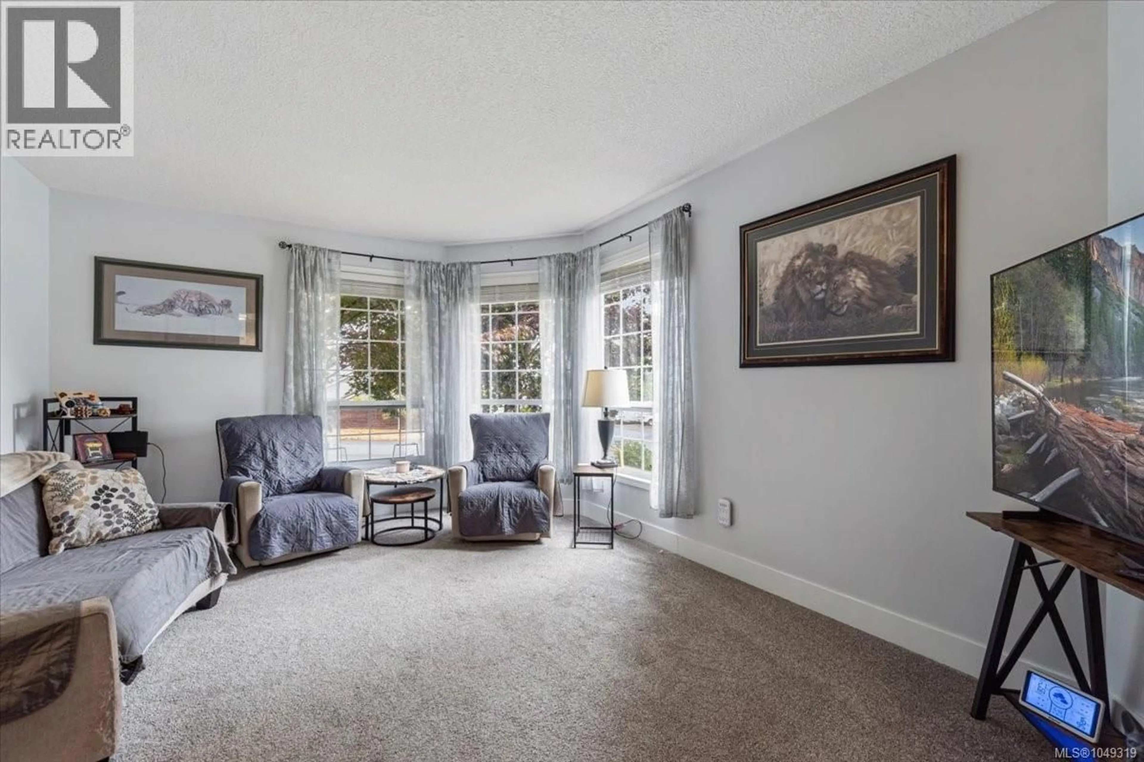 Living room with furniture, unknown for 2107 AARON WAY, Nanaimo British Columbia V9S5R4