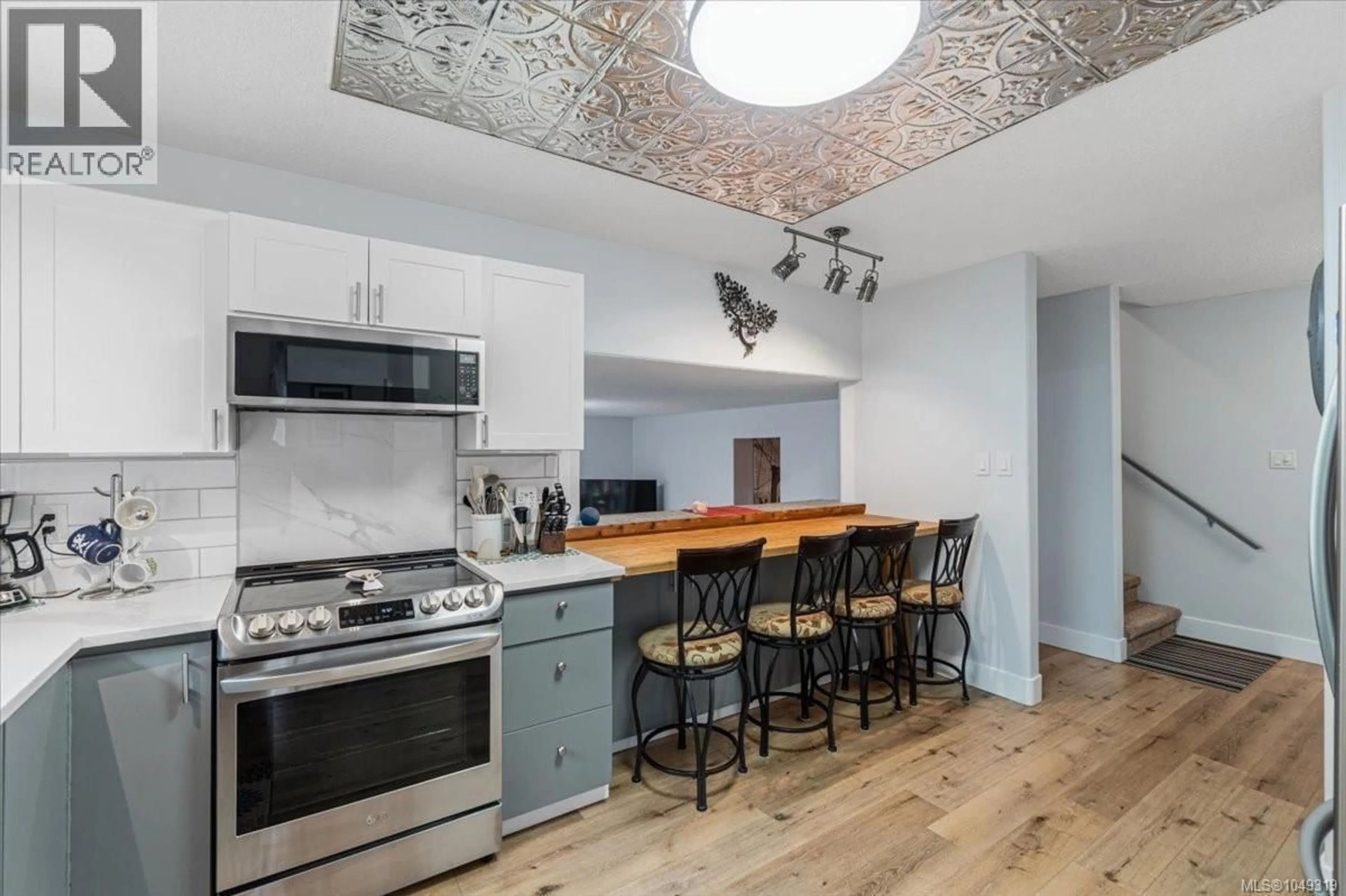 Open concept kitchen, unknown for 2107 AARON WAY, Nanaimo British Columbia V9S5R4