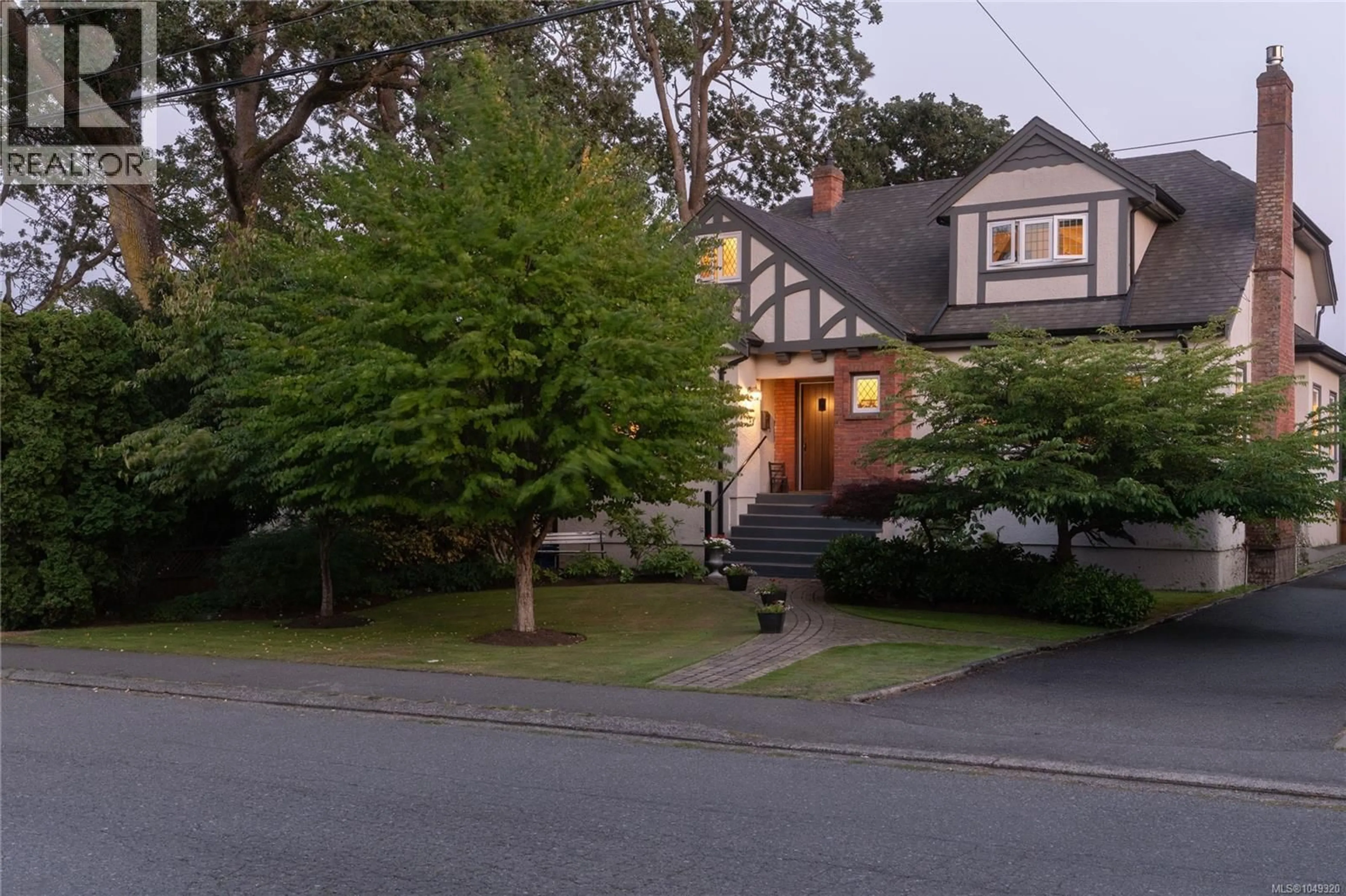 Home with vinyl exterior material, street for 2125 CENTRAL AVENUE, Oak Bay British Columbia V8S2R4