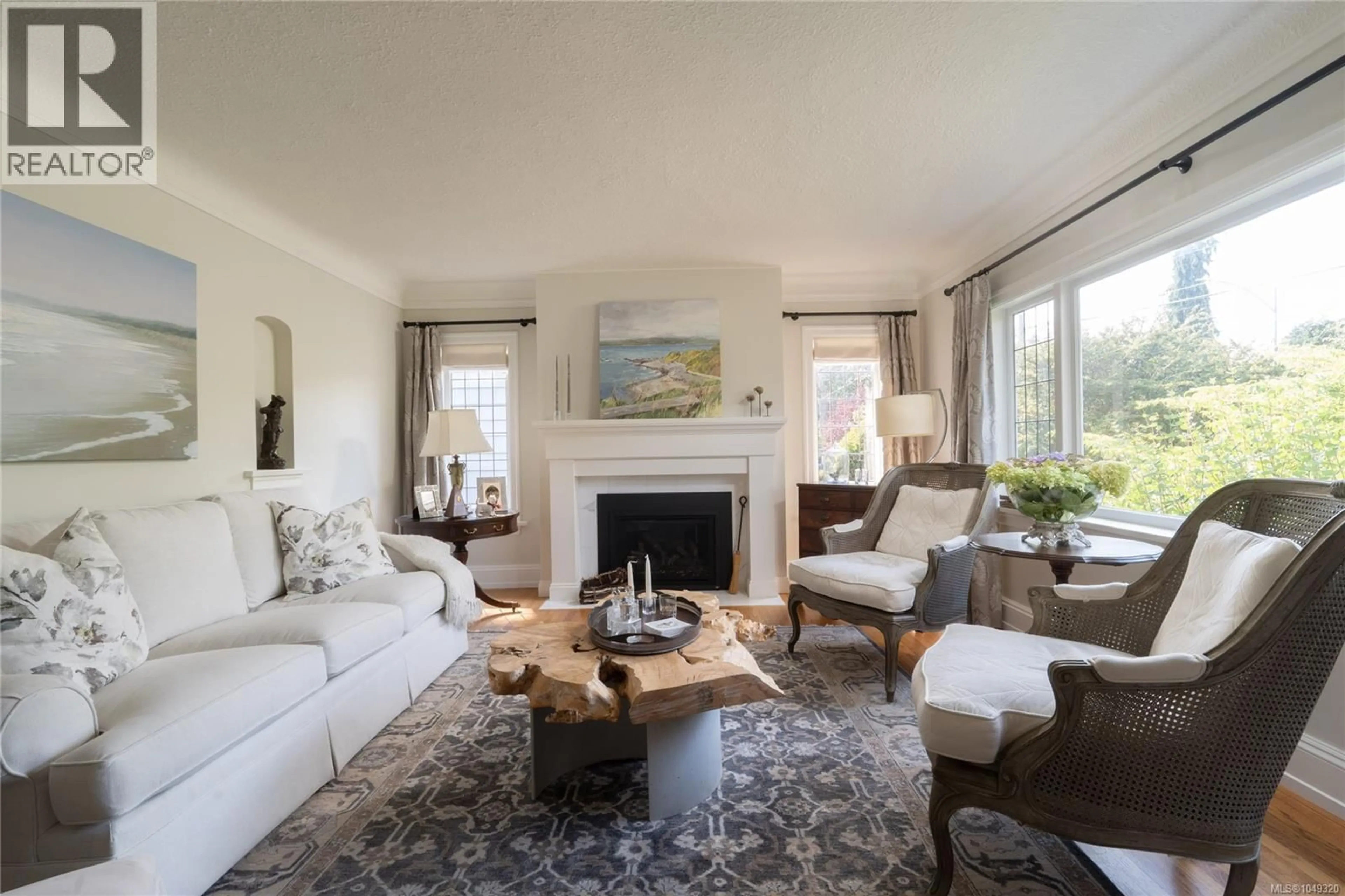 Living room with furniture, unknown for 2125 CENTRAL AVENUE, Oak Bay British Columbia V8S2R4