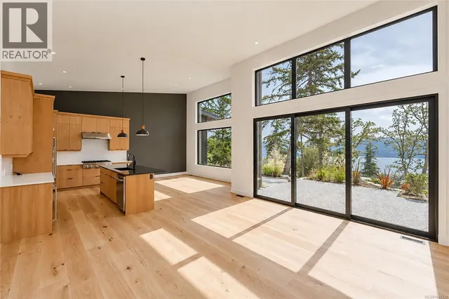 296 CANVASBACK PLACE, Salt Spring 2