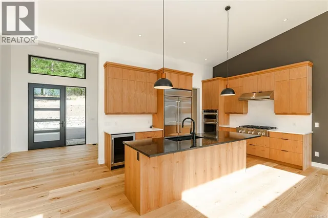 296 CANVASBACK PLACE, Salt Spring 3