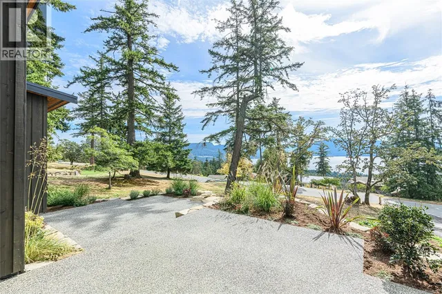 296 CANVASBACK PLACE, Salt Spring 4