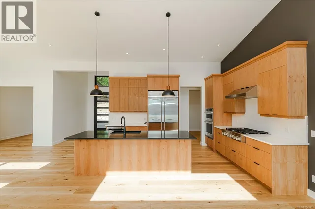 296 CANVASBACK PLACE, Salt Spring 5