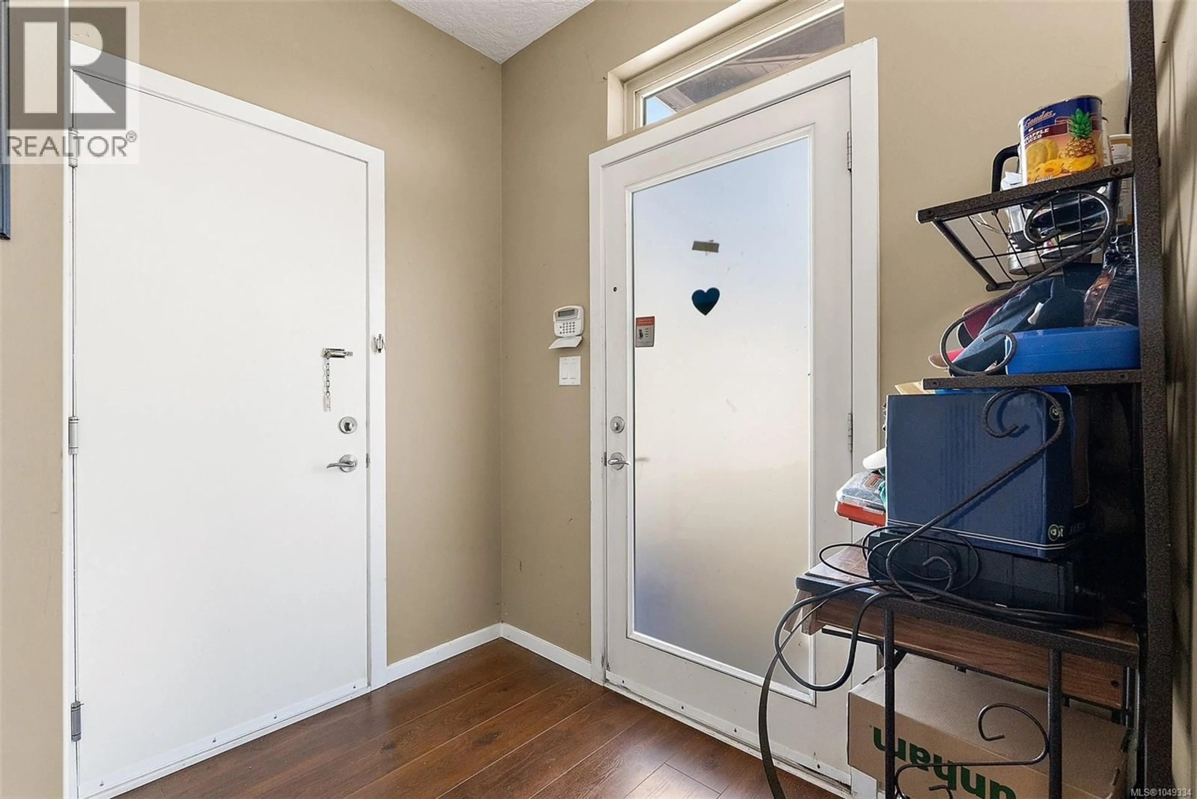 Indoor entryway for 6372 WILLOWPARK WAY, Sooke British Columbia V9Z1L9
