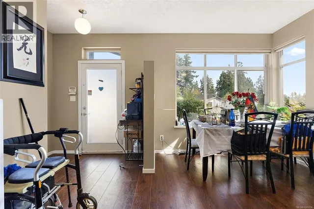 6372 WILLOWPARK WAY, Sooke 3