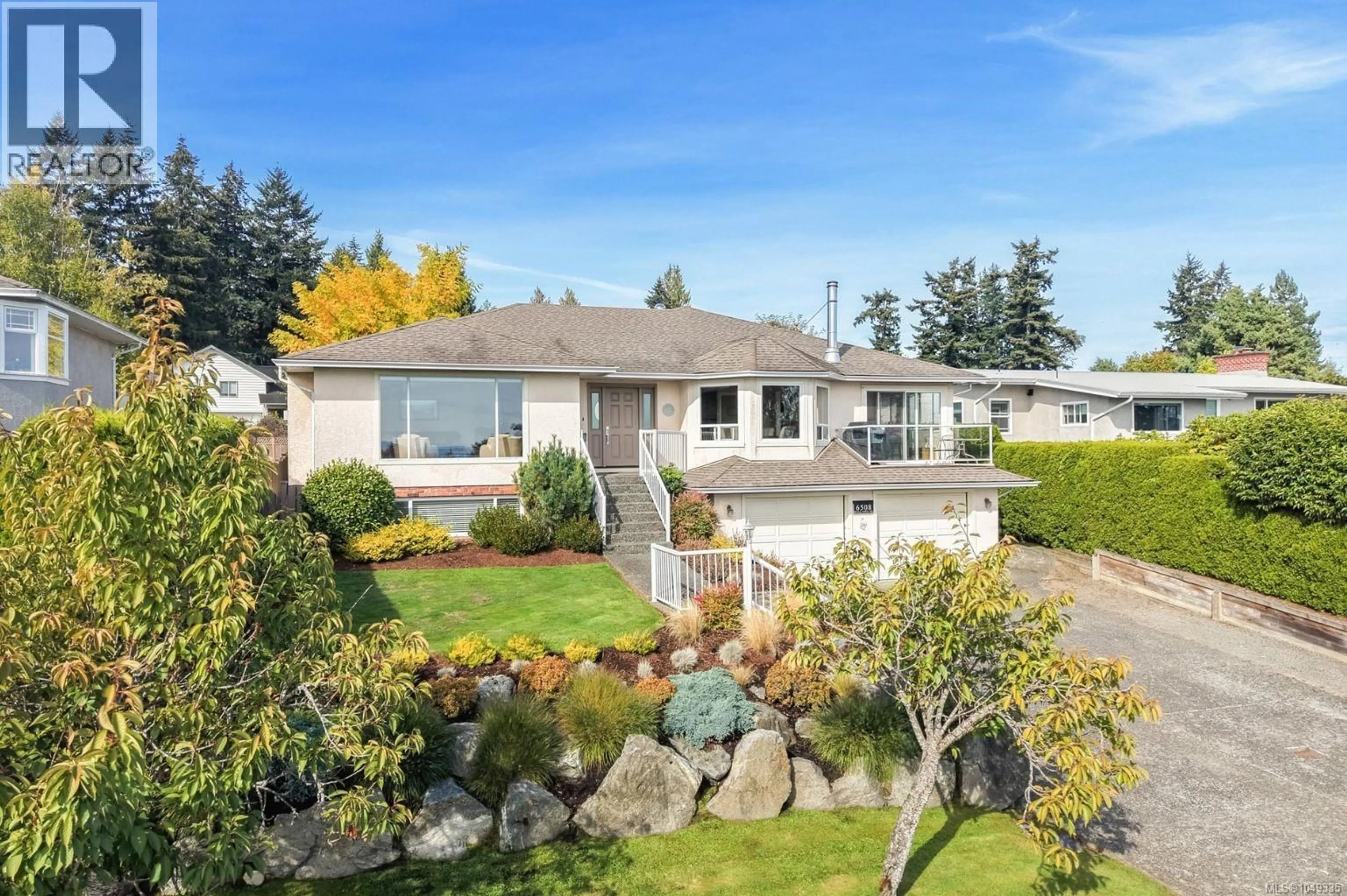 Home with vinyl exterior material, street for 6508 BELLA VISTA DRIVE, Central Saanich British Columbia V8Z6X1
