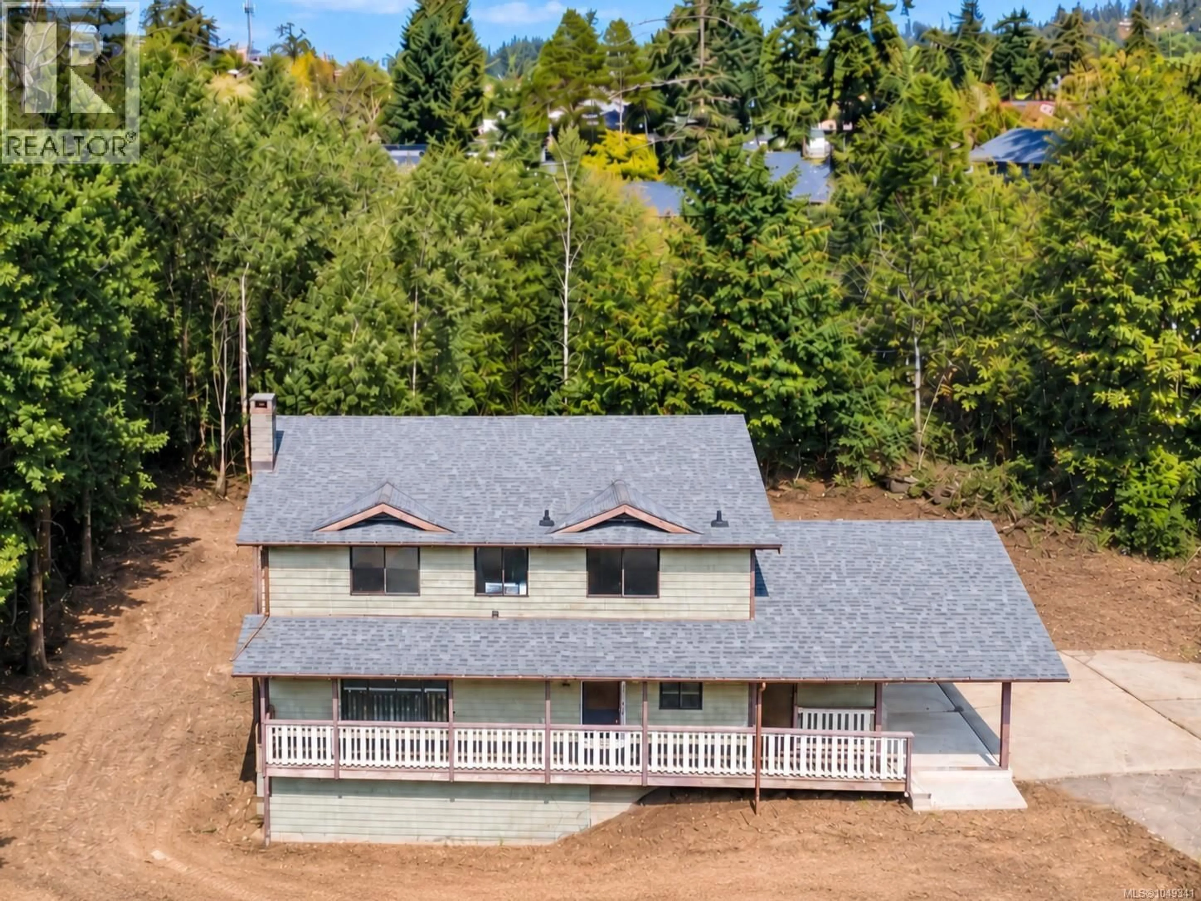 A pic from outside/outdoor area/front of a property/back of a property/a pic from drone, unknown for 15 PARKCREST DRIVE, View Royal British Columbia V9B5L9
