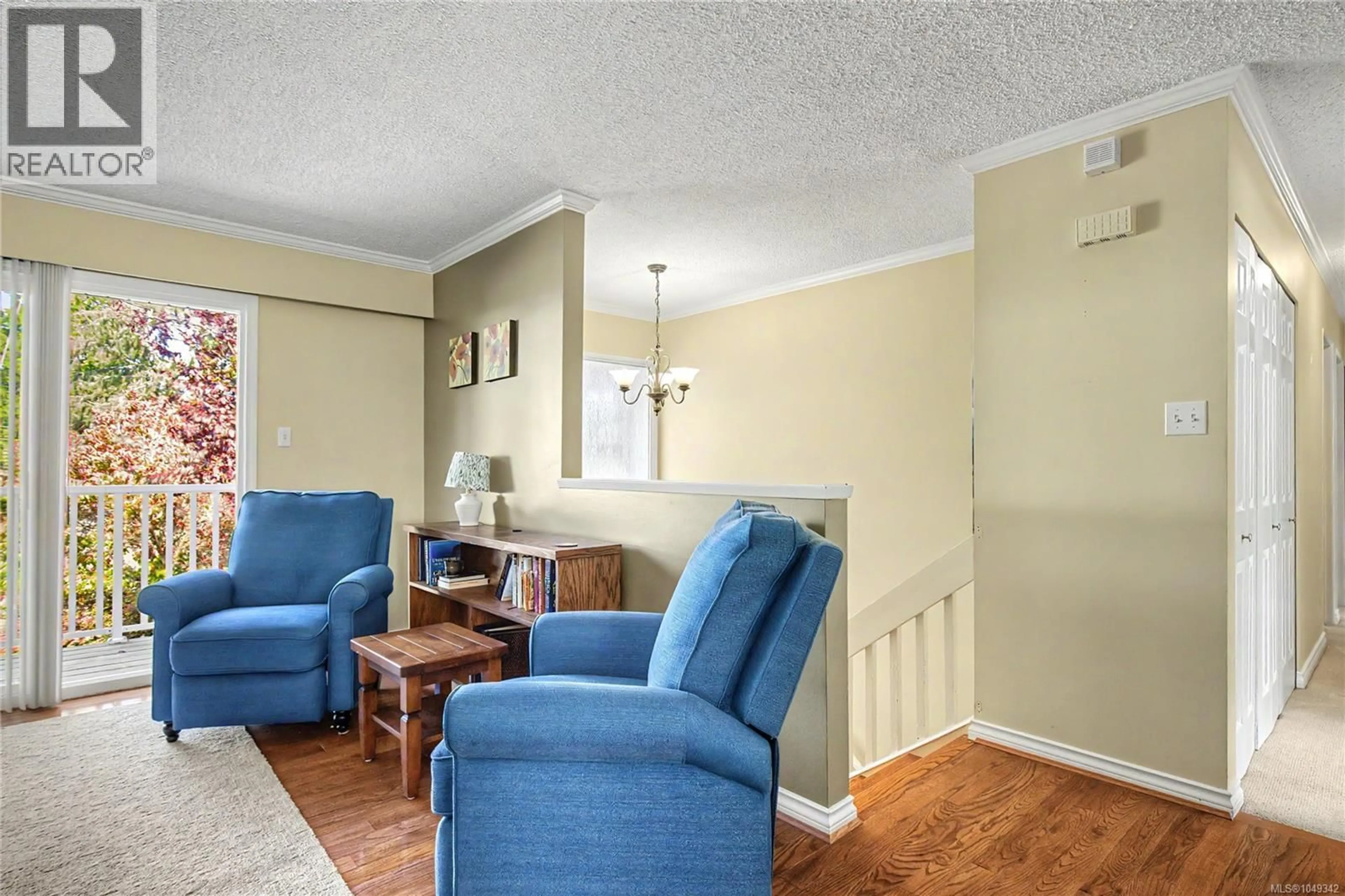 Living room with furniture, unknown for 3071 SHAMROCK PLACE, Nanaimo British Columbia V9T2Z6
