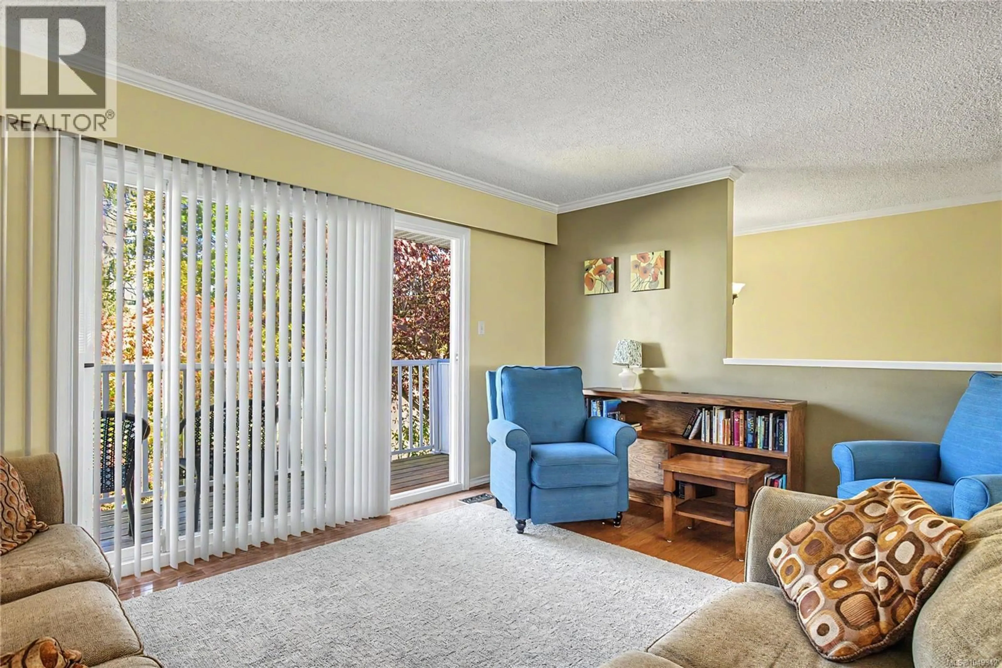 Living room with furniture, unknown for 3071 SHAMROCK PLACE, Nanaimo British Columbia V9T2Z6