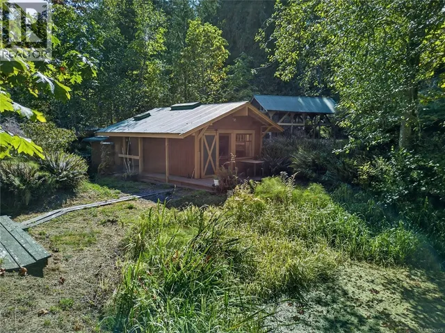 521 BEDDIS ROAD, Salt Spring 5