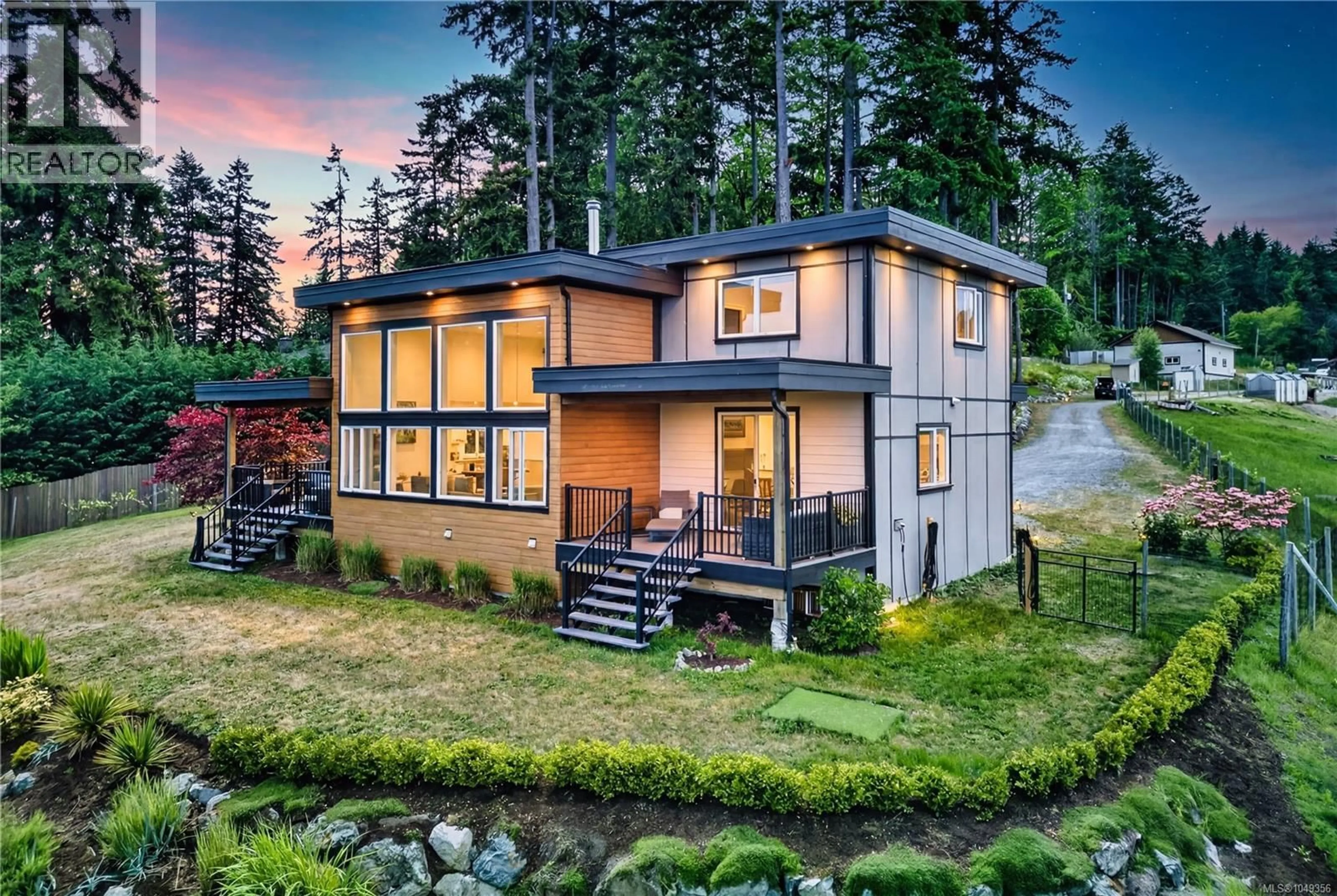 Home with vinyl exterior material, water/lake/river/ocean view for 6495/6499 DOUMONT ROAD, Nanaimo British Columbia V9T6G7