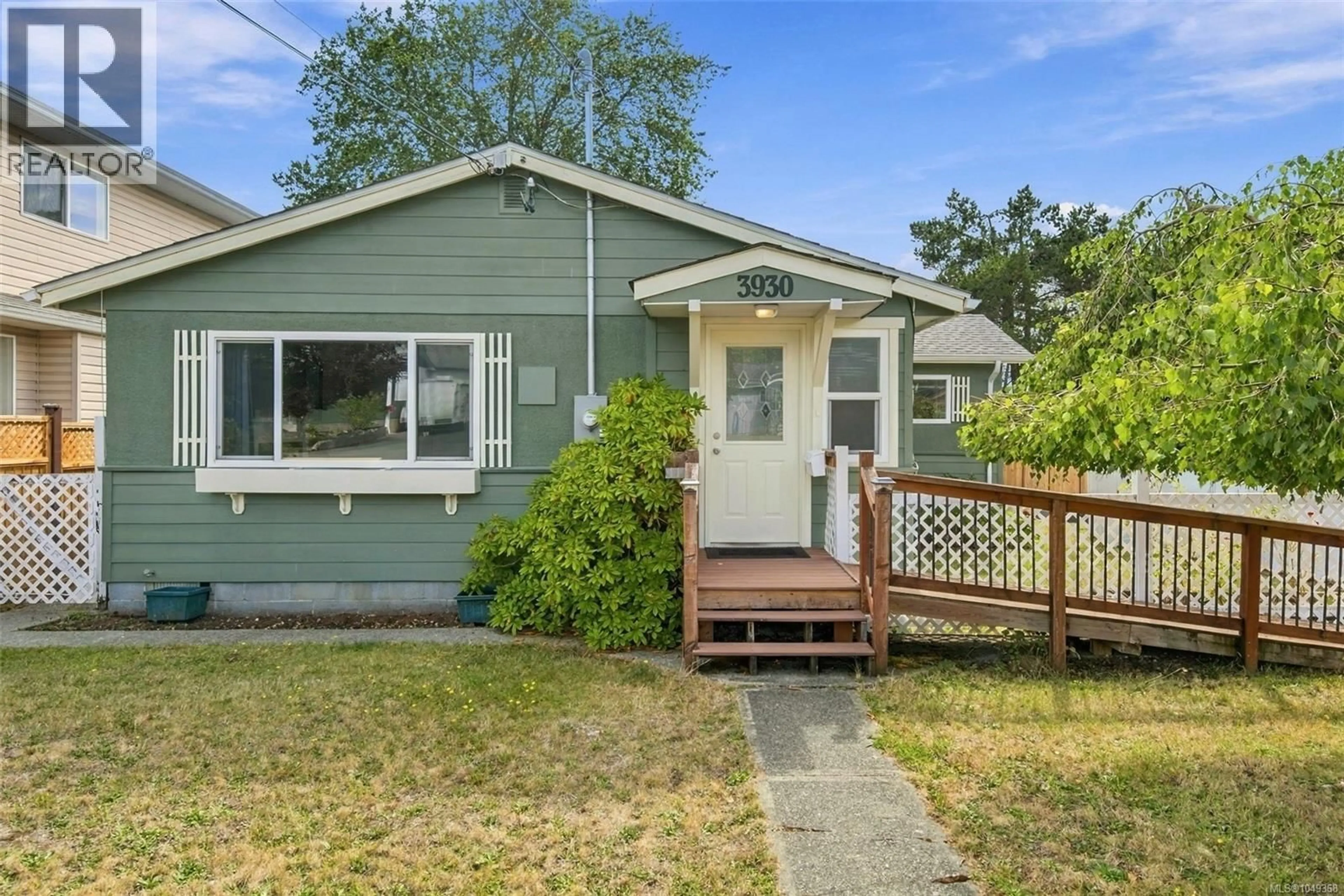 Home with vinyl exterior material, street for 3930 CEDAR STREET, Port Alberni British Columbia V9Y6C7