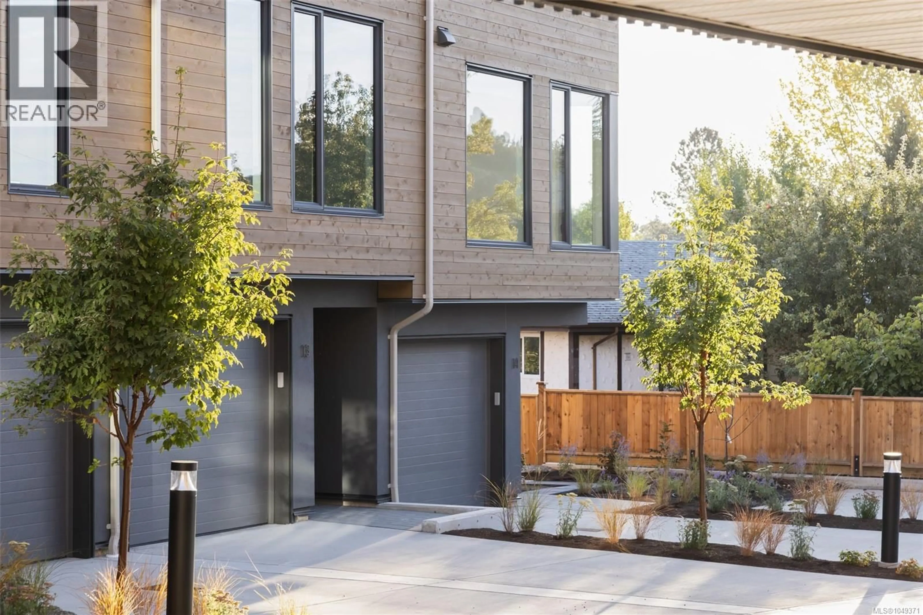 Home with brick exterior material, street for 13 - 1520 LOUISE PLACE, Saanich British Columbia V8P2T8