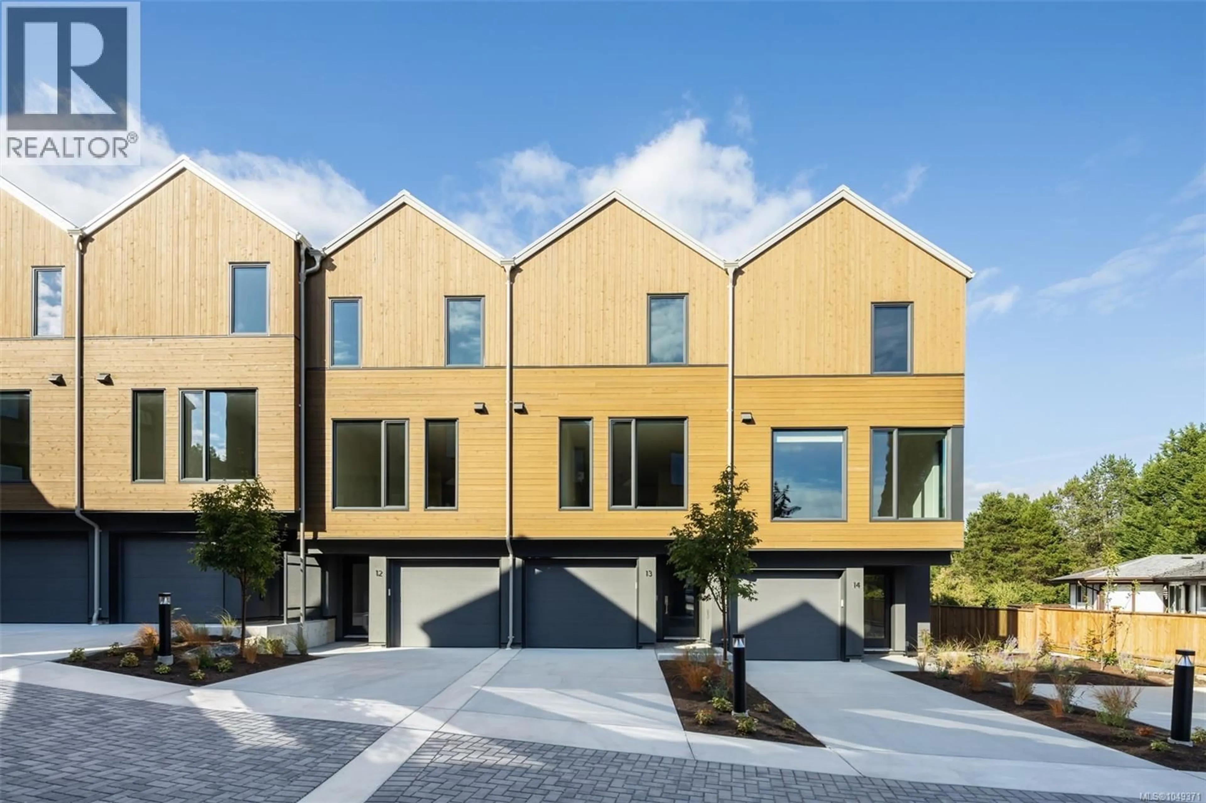 Home with brick exterior material, street for 13 - 1520 LOUISE PLACE, Saanich British Columbia V8P2T8
