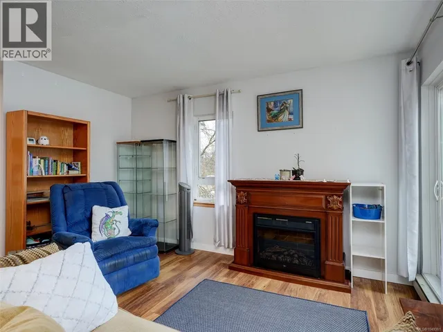 406 - 3258 ALDER STREET, Saanich 3