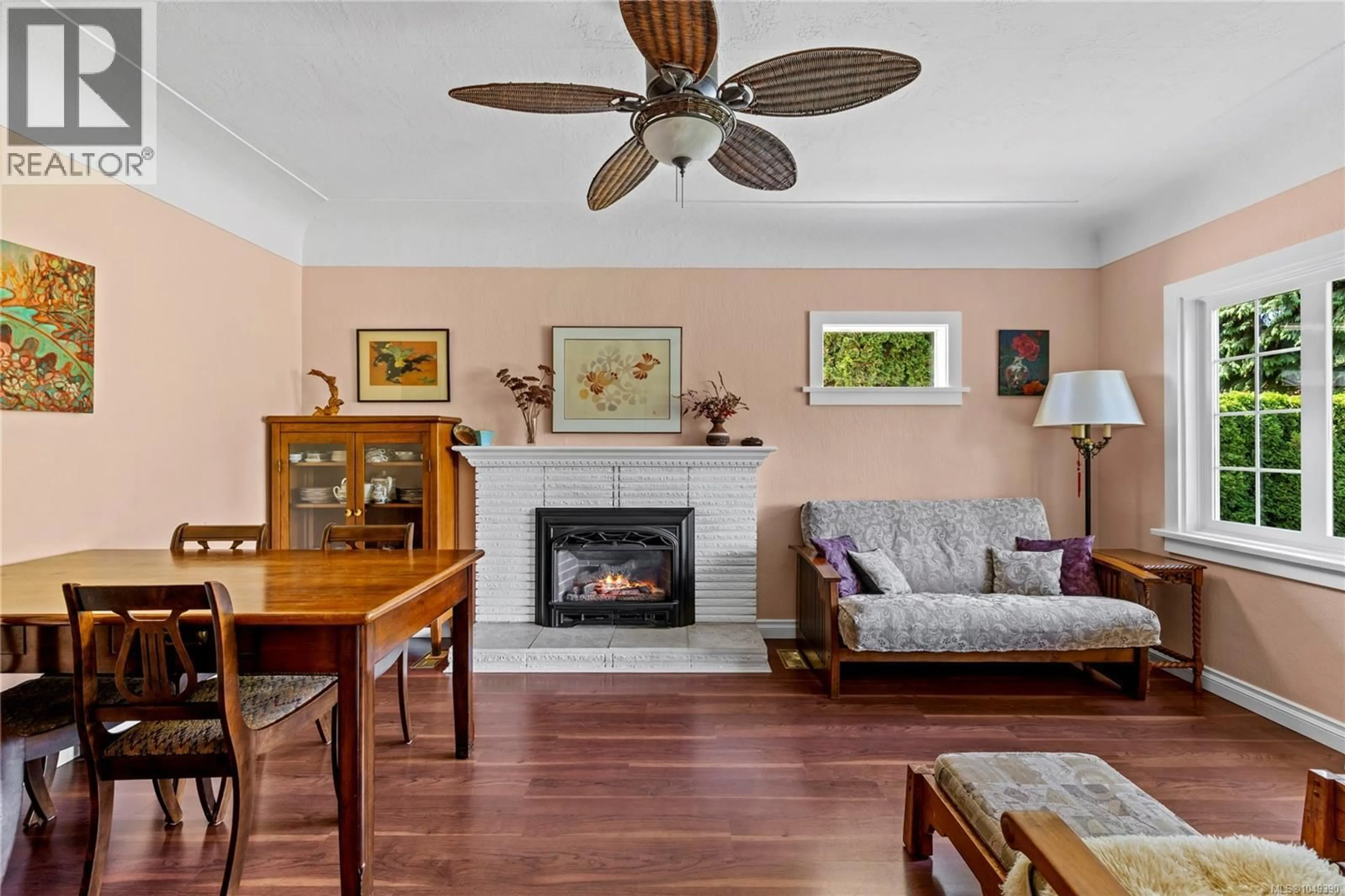 Living room with furniture, unknown for 9839 FIR STREET, Chemainus British Columbia V0R1K0