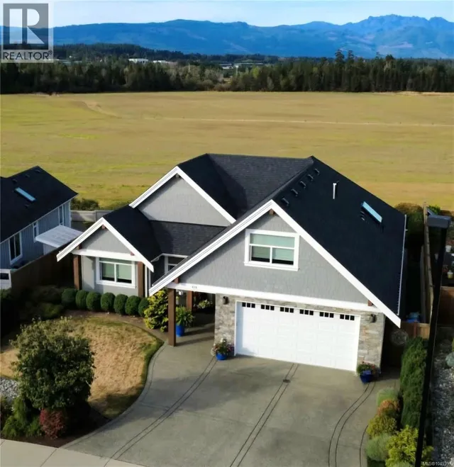 419 RIDGEFIELD DRIVE, Parksville 2