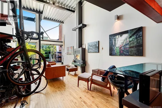 206 - 1030 MEARES STREET, Victoria 2