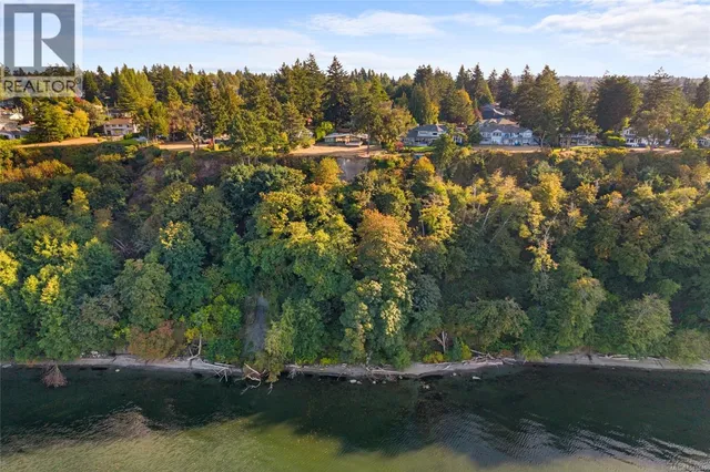 4598 TORQUAY DRIVE, Saanich 5