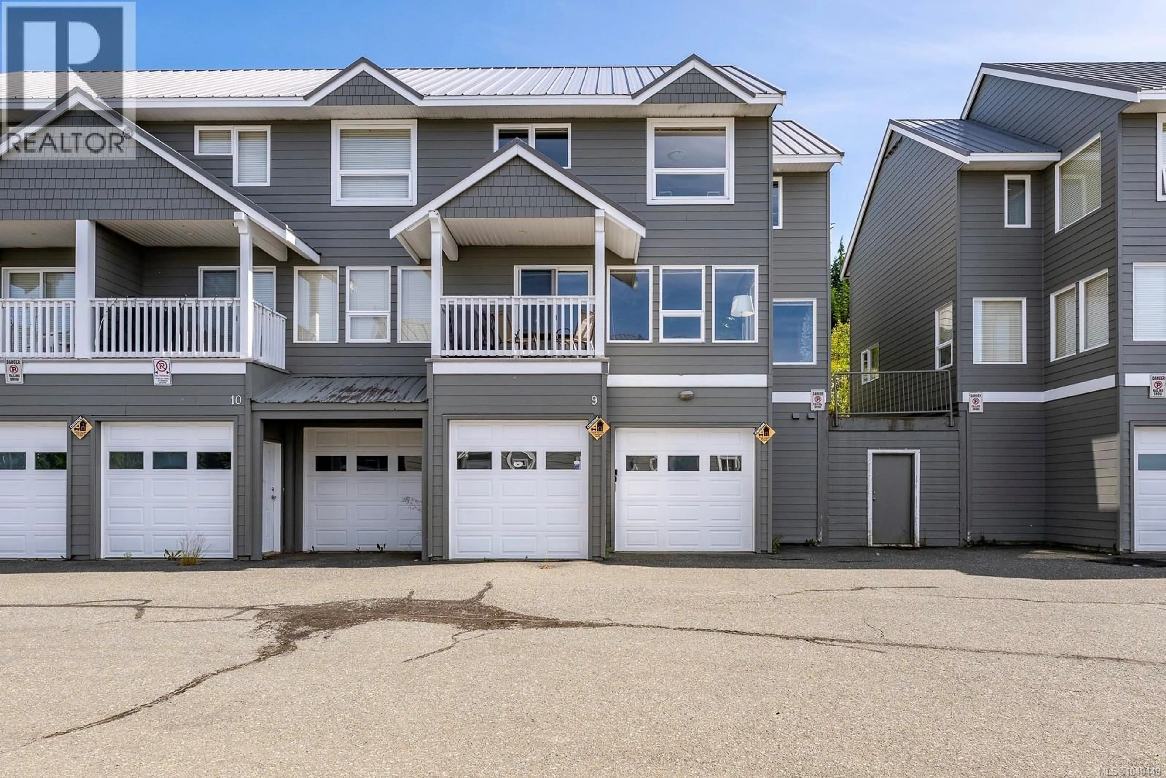 Home with vinyl exterior material, street for 9 - 1370 HENRY ROAD, Courtenay British Columbia V9J1L0